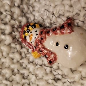 Ceramic snowman pin